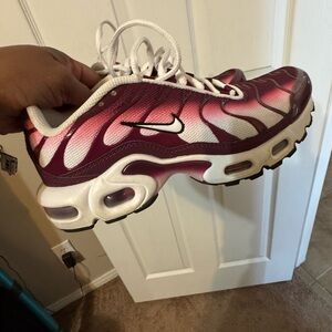 Nike Air Max Plus - Maroon and White